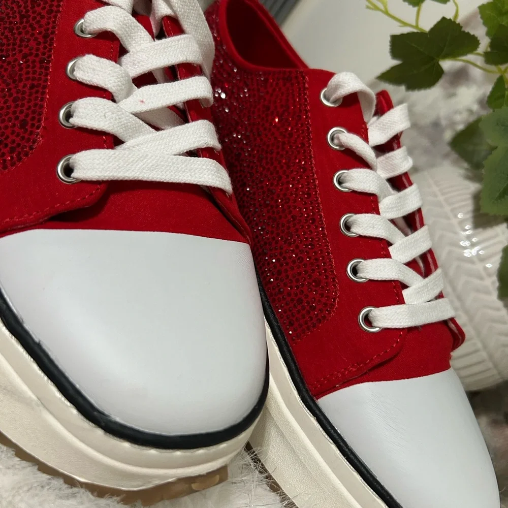 NEW Wild Pair Size 12W, Stylish Red Low-topS neakers for Women
